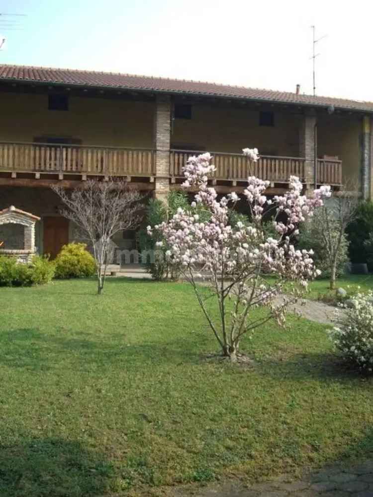 Cascina, buono stato, 710 m², Capriolo