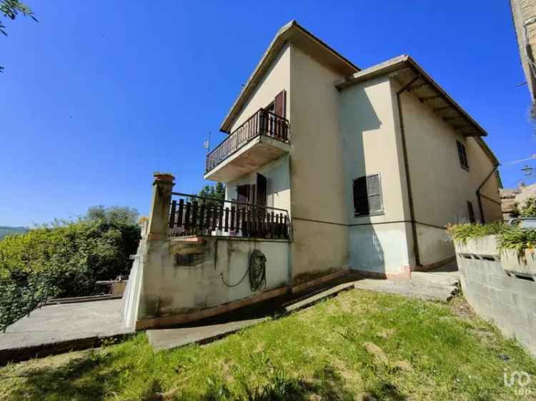 Vendita casa 6 locali di 180 m² in Ponzano di Fermo (63845) - 73436 - iad