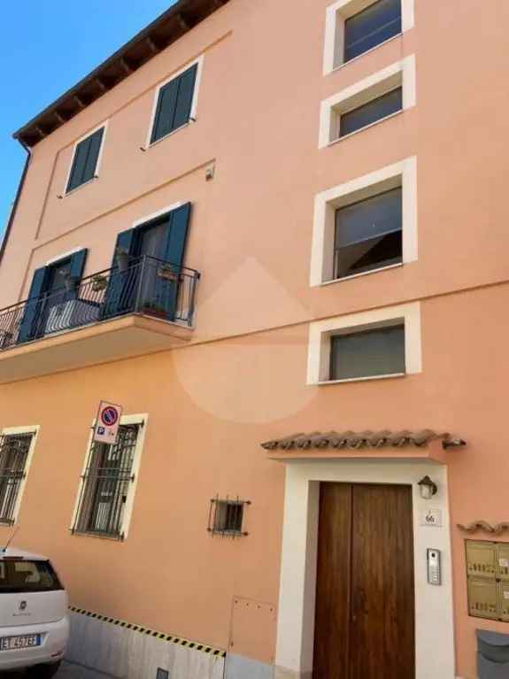 Appartamento in Via Del Baluardo, Teramo, arredato, 50 m² in vendita