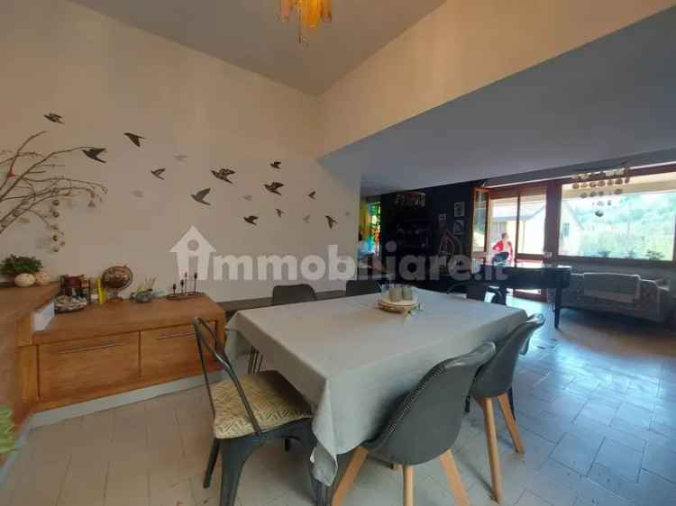 Villa unifamiliare, buono stato, 495 m², Mercatale San Quirico, Vernio