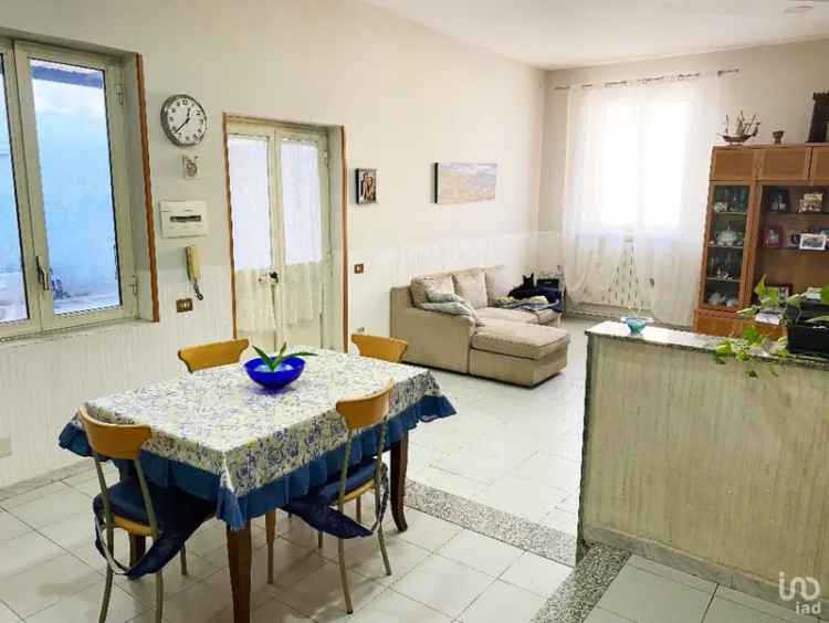 Vendita casa indipendente 4 locali di 130 m² in Afragola (80021) - 107581 - iad