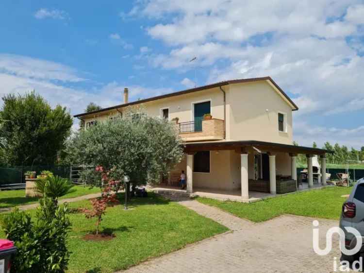 Villa bifamiliare via Guaiane, Noventa di Piave