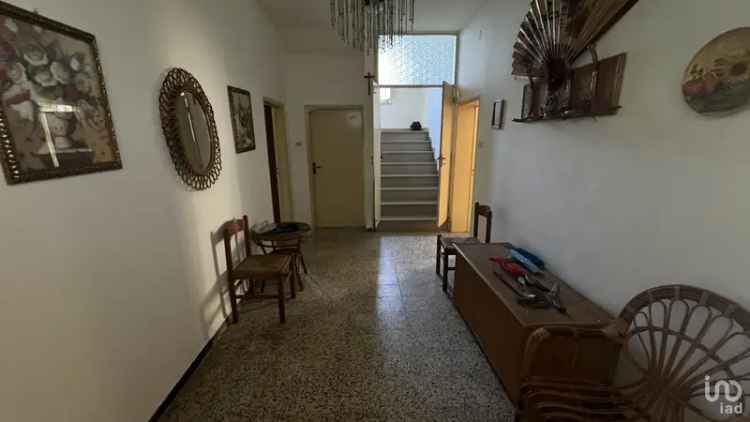 Vendita casa 11 locali di 180 m² in Montegiorgio (63833) - 124083 - iad