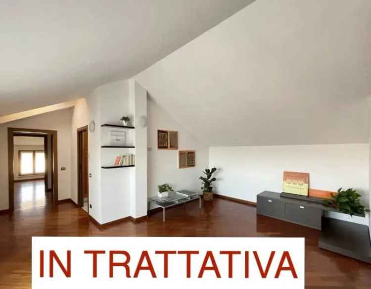 Mansarda buono stato, 98 m², Centro, Luisago