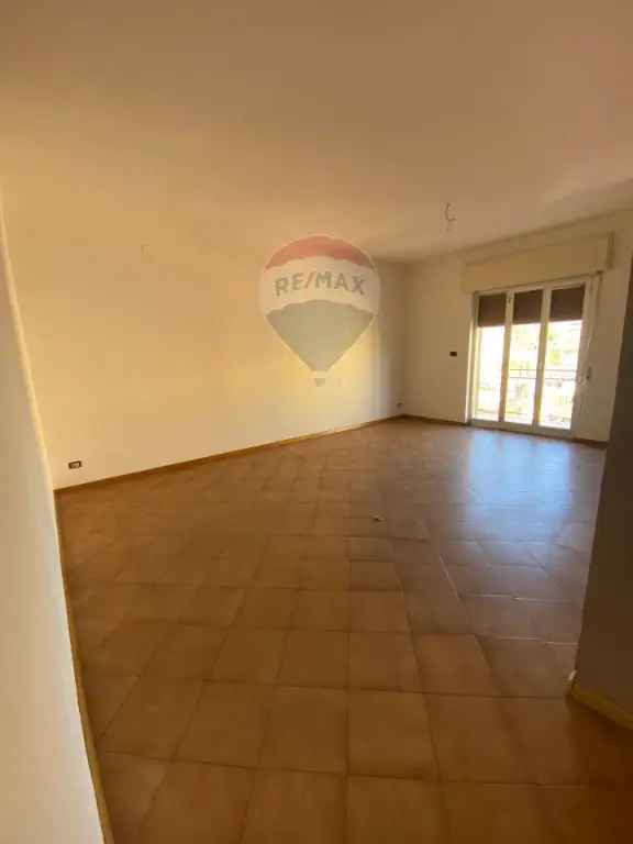 Appartamento in Via della madonnina, Misterbianco, 6 locali, 1 bagno