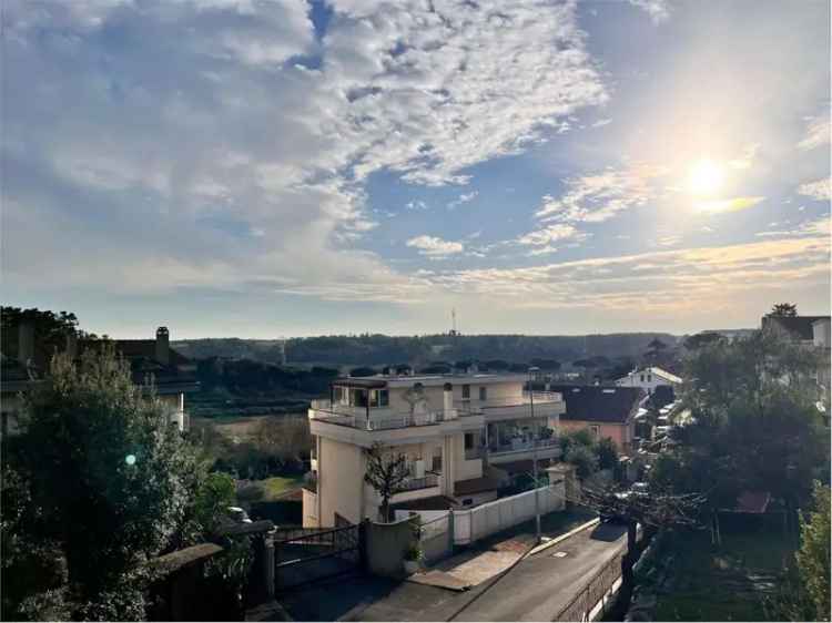 Appartamento in Via Frassinoro, Roma, 6 locali, 2 bagni, 90 m²