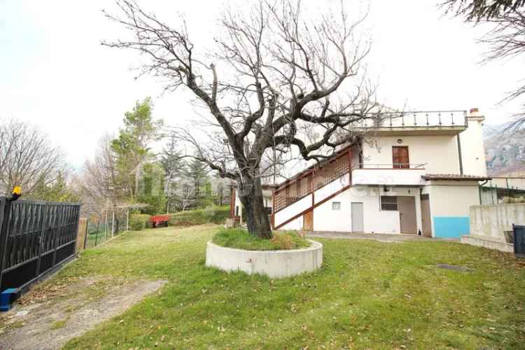 Terratetto unifamiliare Contrada San Bartolomeo, Carpineto della Nora