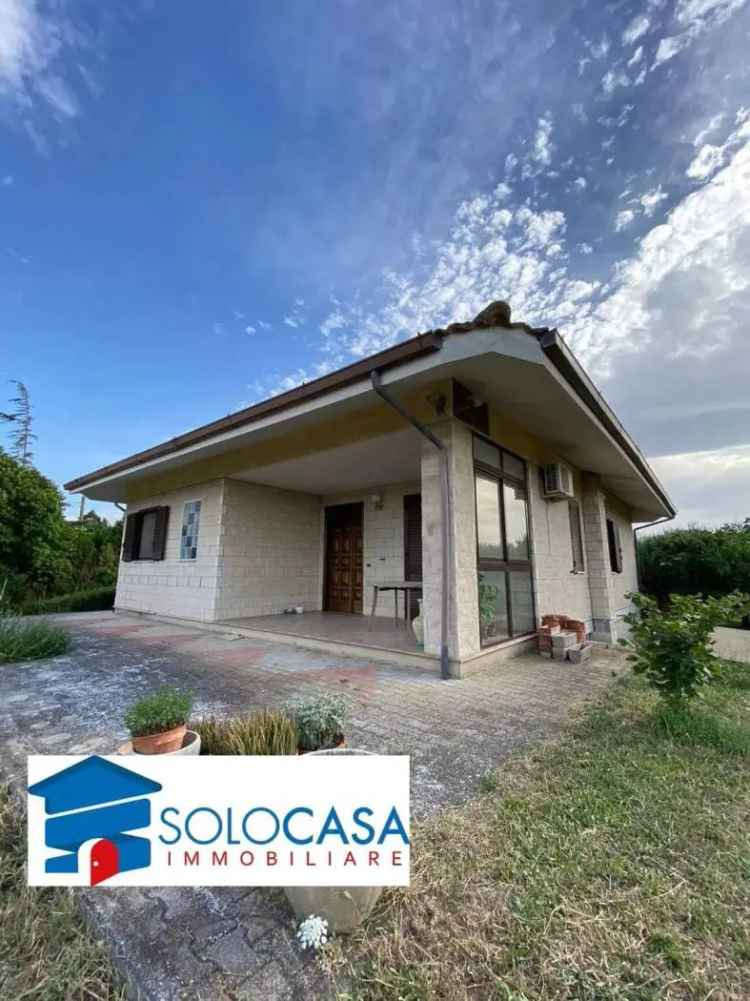 Villa unifamiliare Strada Del Salice, 595, Salice Vecchio, Foggia