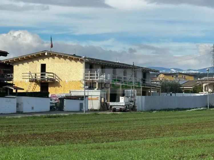 Villa a Schiera in vendita a Rosciano via Degli Orti