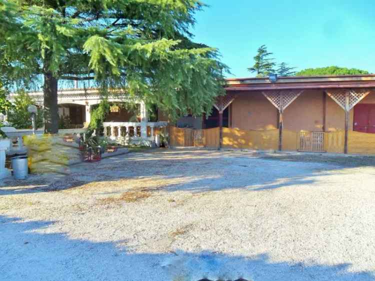 Villa unifamiliare via Castelluccio dei Sauri, Montecalvello - Segezia, Foggia