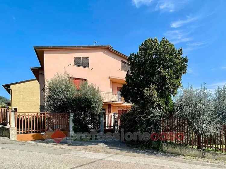 Casa Indipendente in vendita  a Corciano