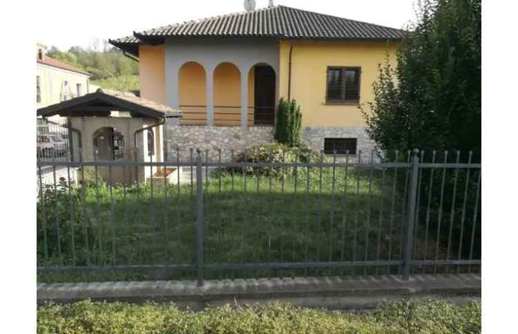 Villa in vendita a Santa Giuletta