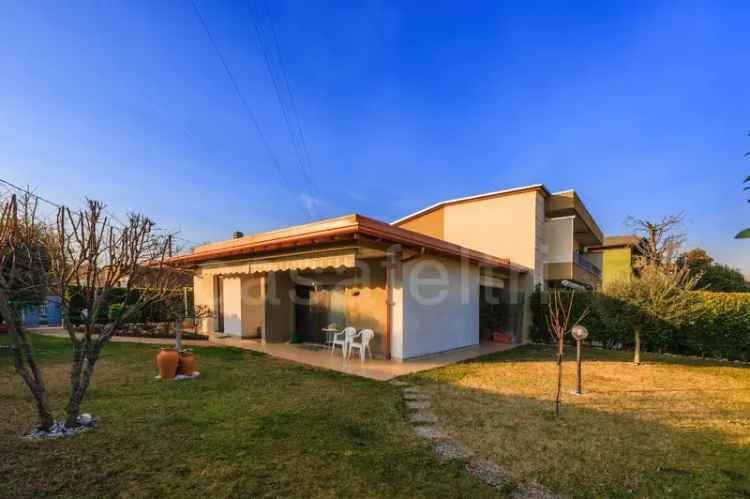 Villa a schiera in Via lungobrembo 76, Curno, 6 locali, 2 bagni