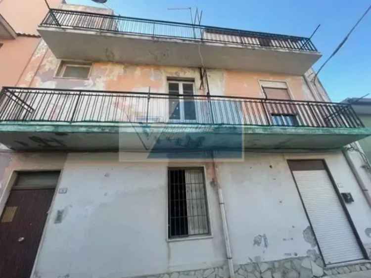 Appartamento in Via Guglielmo Massaia Cardinale, Siracusa, 5 locali