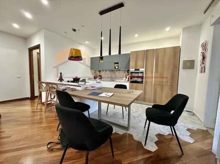 Appartamento in VIALE SCALA GRECA, Siracusa, 7 locali, 2 bagni, 165 m²