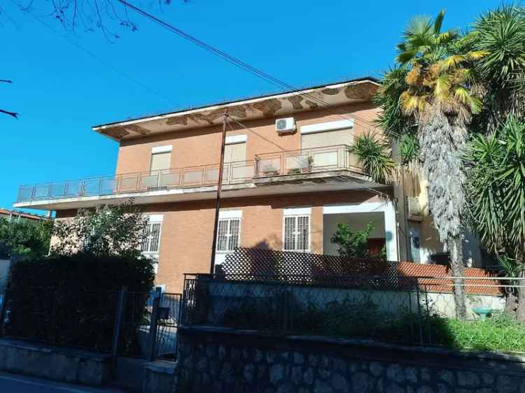 Appartamento in Via Amendola 11, Caserta, 6 locali, 2 bagni, 180 m²