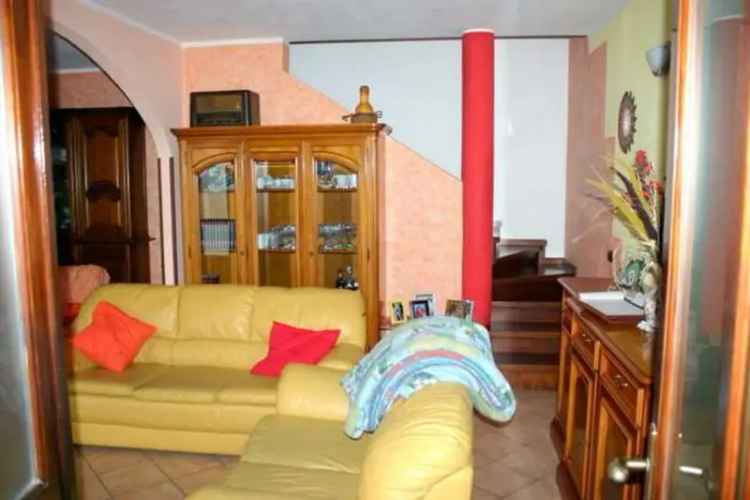 Villa in Via Adelaide Ristori, Vigevano, 5 locali, 2 bagni, garage