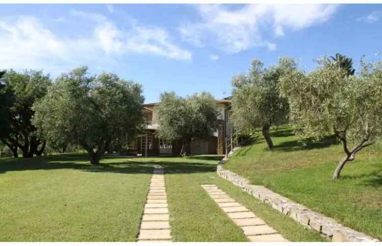 Villa in vendita a Castiglione della Pescaia