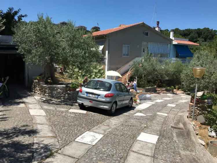 Villa singola in Via Alessandro III, Vasto, 10 locali, con box, 324 m²