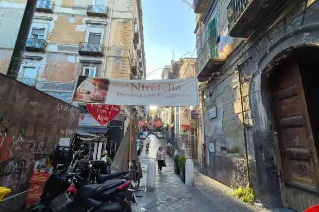 Appartamento in vendita, Vico Maddalenella degli Spagnoli, Napoli, 185 mq 