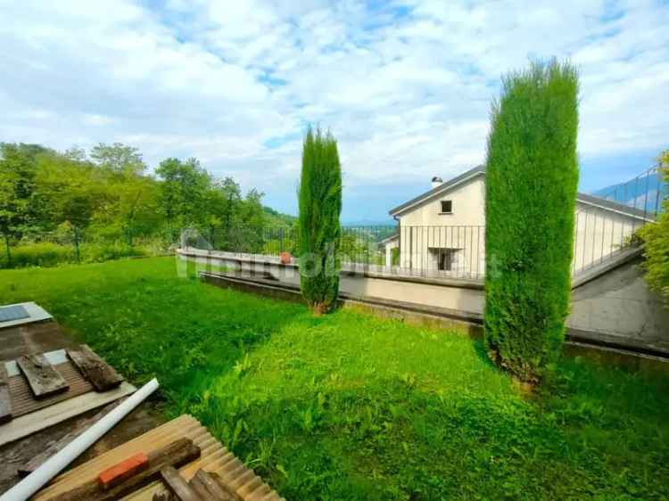 Villa bifamiliare via Piave, Oggiono