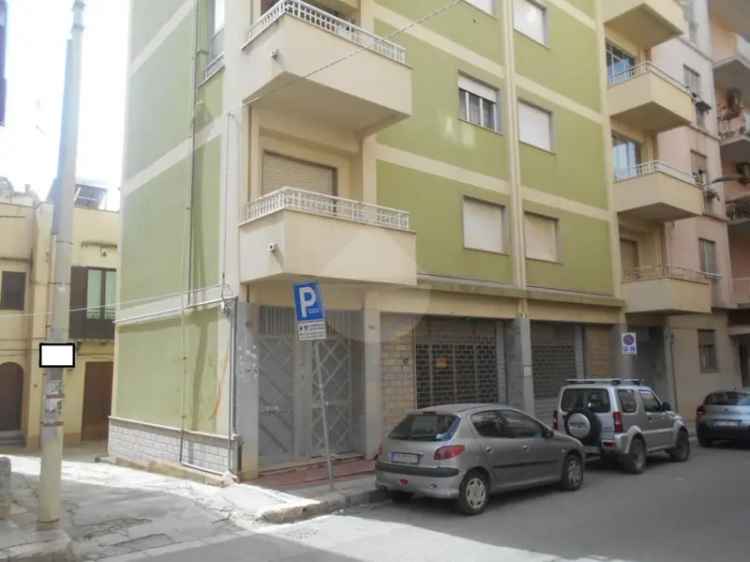 Appartamento in Via Mazzini, Castelvetrano, 9 locali, 2 bagni, 140 m²