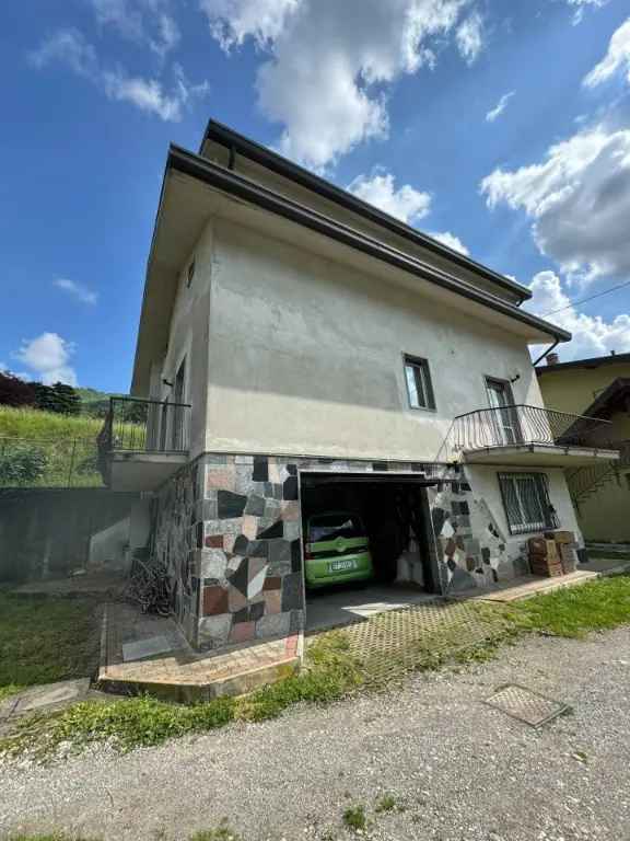 Villa singola in VIA MONTE RAI, Canzo, 7 locali, 2 bagni, con box