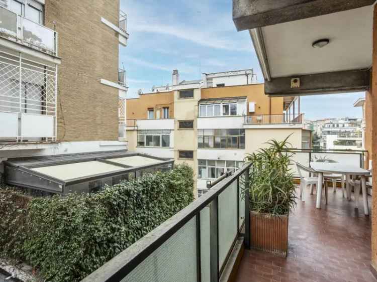 Appartamento in Via Rodolfo Benini, Roma, 5 locali, 2 bagni, 150 m²