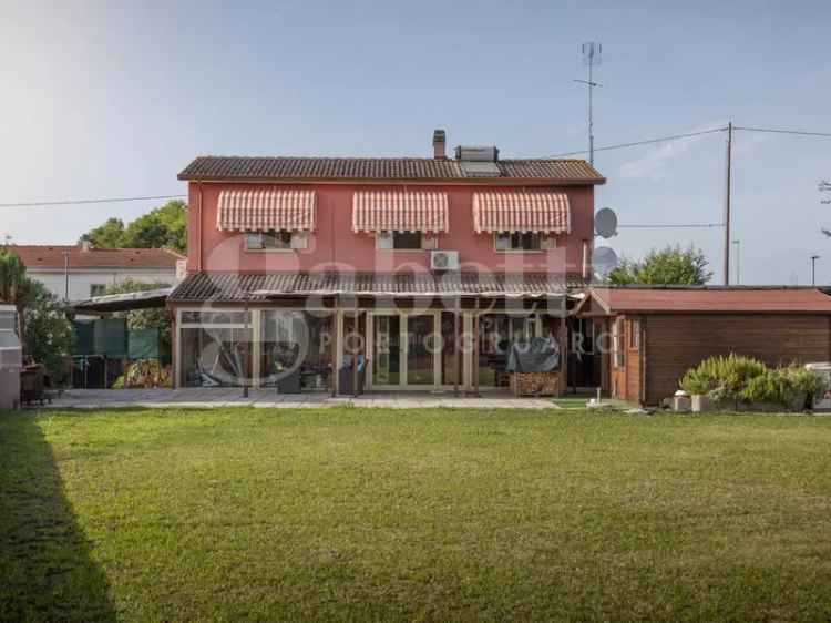 Villa singola in Via Fosson, 62, San Stino di Livenza (VE)