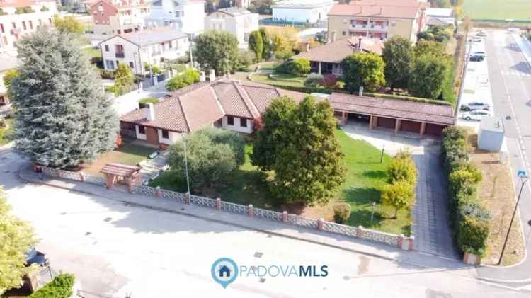 Villa in Via Cà Ponte, Campodarsego, 6 locali, 2 bagni, 288 m²