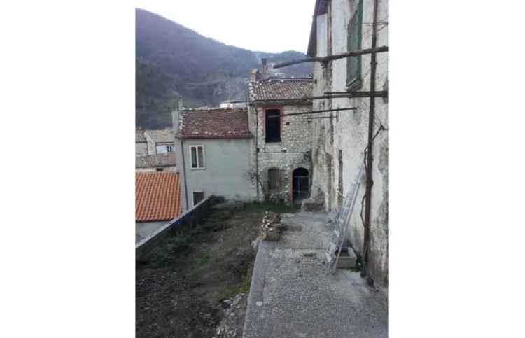 Casa indipendente in vendita a Roccamandolfi