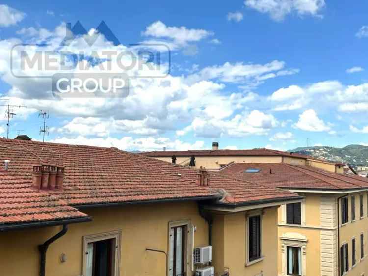 Appartamento largo Fratelli Alinari, Fortezza - Stazione, Firenze