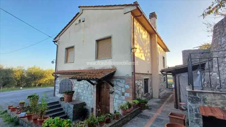 Villa a schiera in Via Dei Fossi 13, Sinalunga, 8 locali, 3 bagni