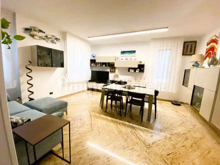 Villa bifamiliare, ottimo stato, 181 m², Centro, Argelato