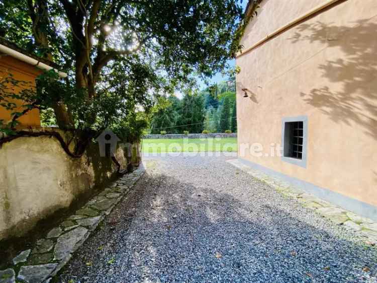 Villa unifamiliare via Guinigi 37, Piazza Anfiteatro - Torre Guinigi, Lucca