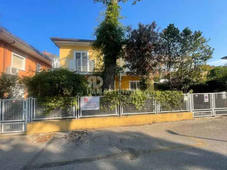 Villa bifamiliare viale Nino Bixio, Abissinia, Riccione