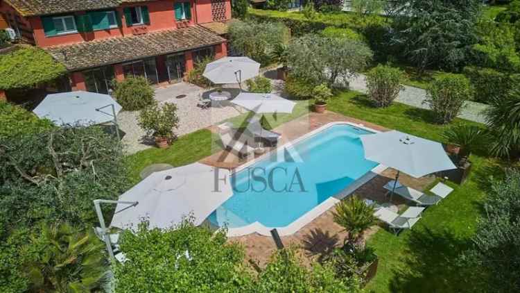 Villa in Via Barsotto, Lucca, 5 locali, 4 bagni, giardino privato