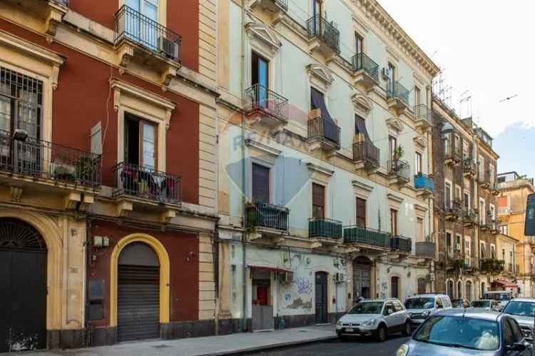 Appartamento in Via Giordano Bruno, Catania, 5 locali, 2 bagni, 106 m²