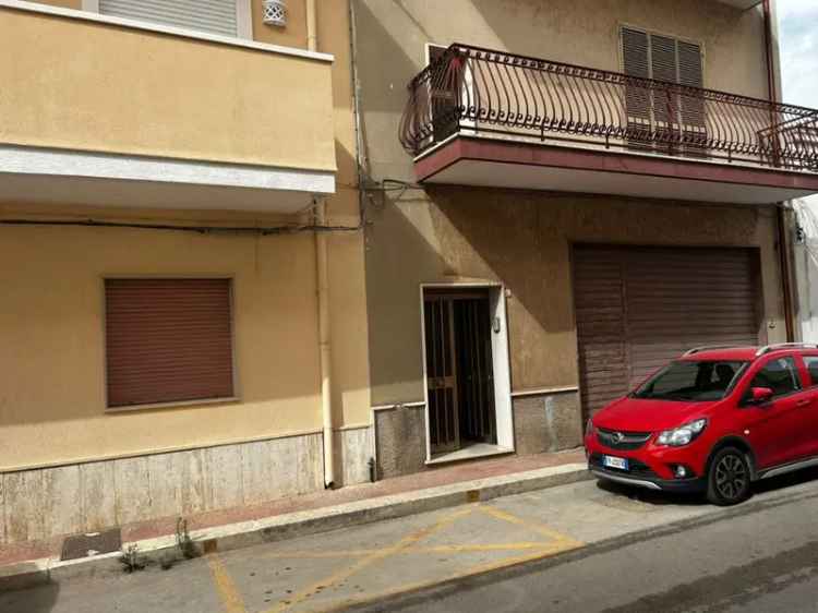 Appartamento in Via CAPECE 42, Leporano, 5 locali, 2 bagni, 120 m²