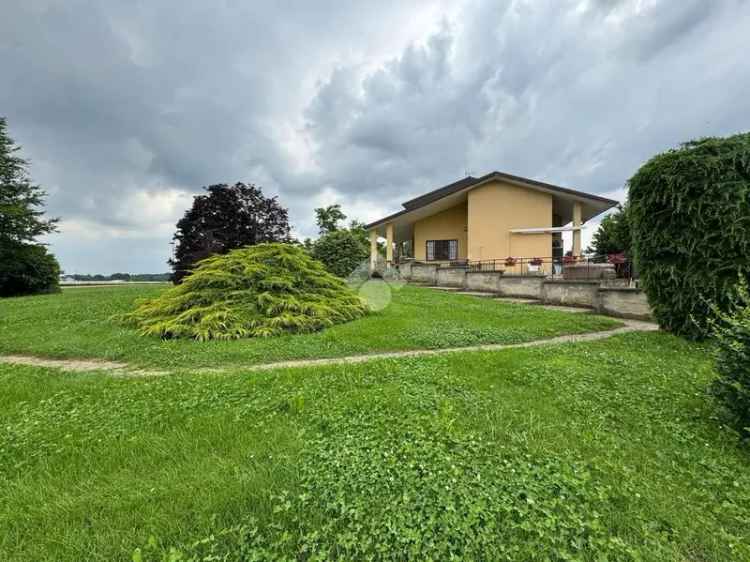 Villa unifamiliare Cascina melli 7, Casatenovo