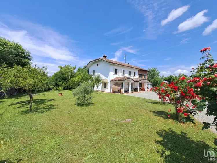 Vendita villa 17 locali di 362 m² in Masio (15024) - 121623 - iad