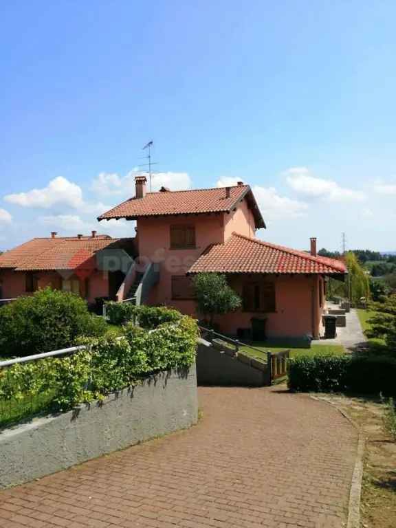 Villa a schiera in Vittorio emanuele, Nebbiuno, 2 locali, 1 bagno