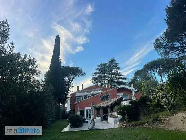 Villa In Affitto in Roma, Lazio