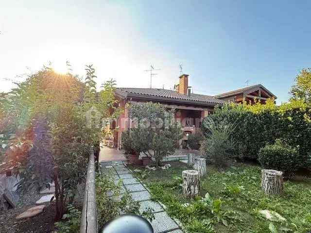 Villa Bifamiliare San Lazzaro di Savena Tre Piani Giardino