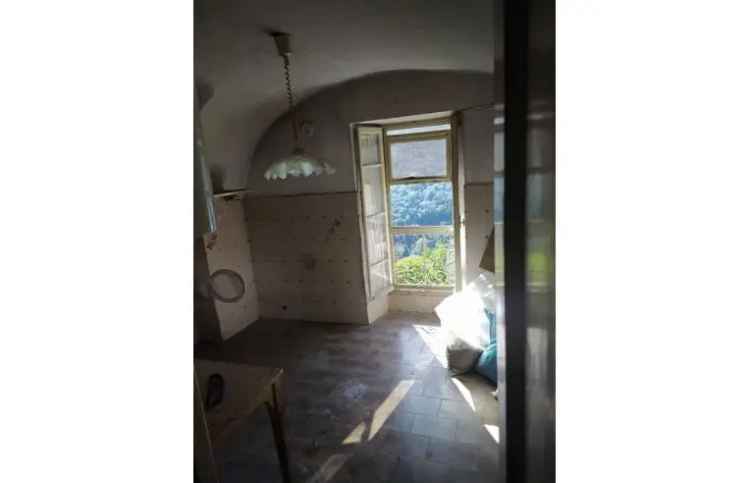 Casa indipendente in vendita a Apricale, Via Roma 7