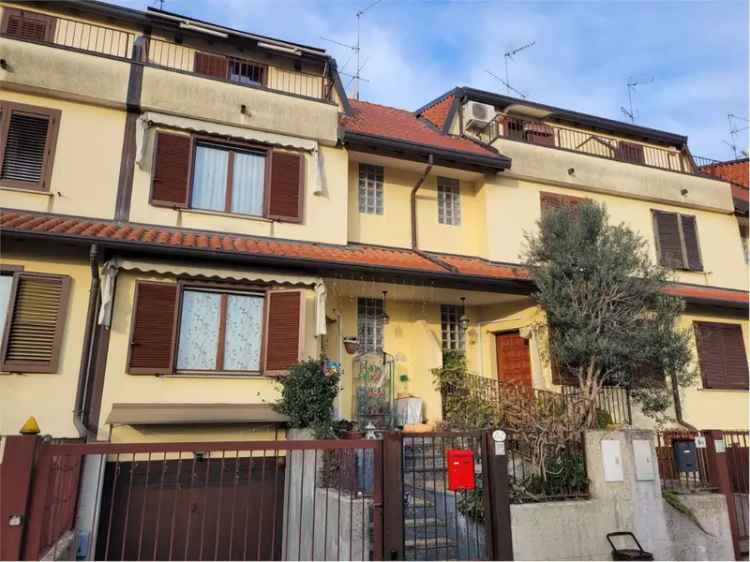 Villa a Schiera Busto Arsizio 3 Locali 3 Bagni Giardino Garage