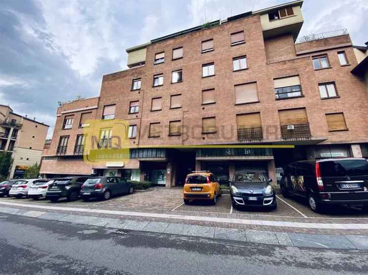 Appartamento in Corso giacomo matteotti, Lecco, 6 locali, 2 bagni