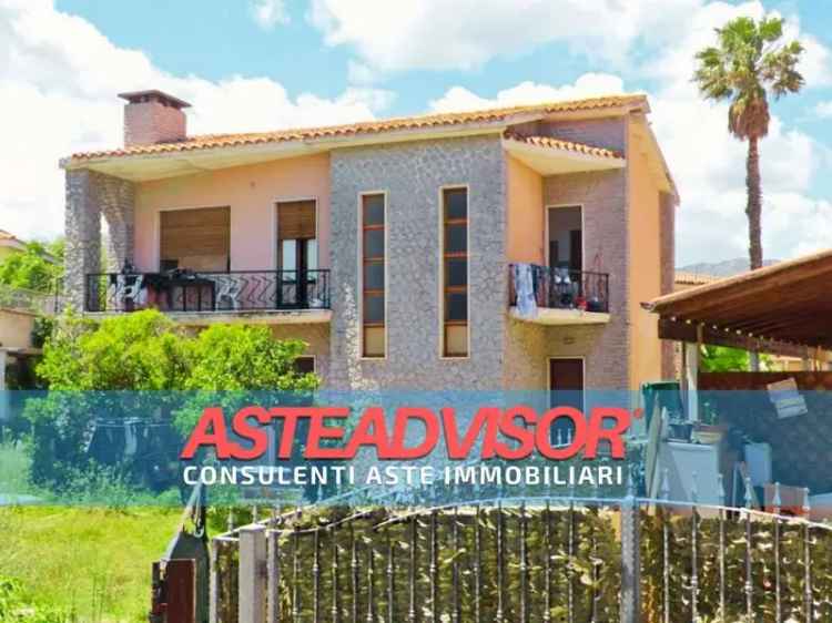 Villa all'asta via degli Asfodeli, San Teodoro