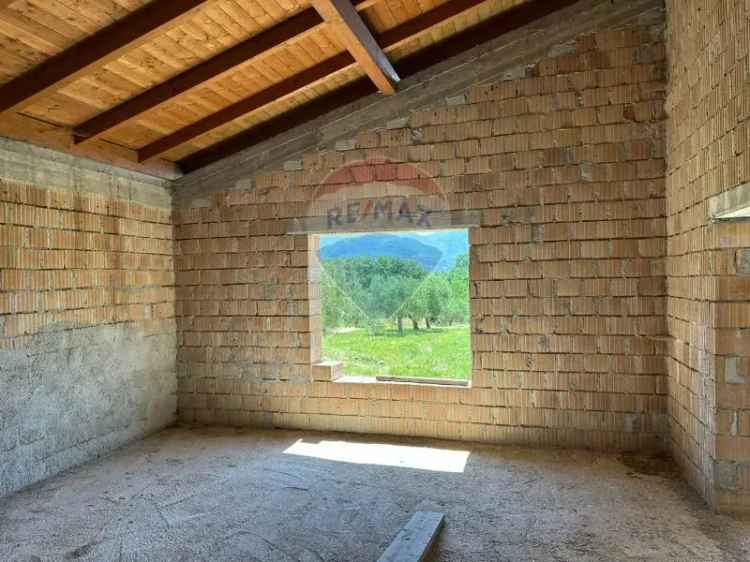 Casa Indipendente in vendita a Montaquila, Roccaravindola