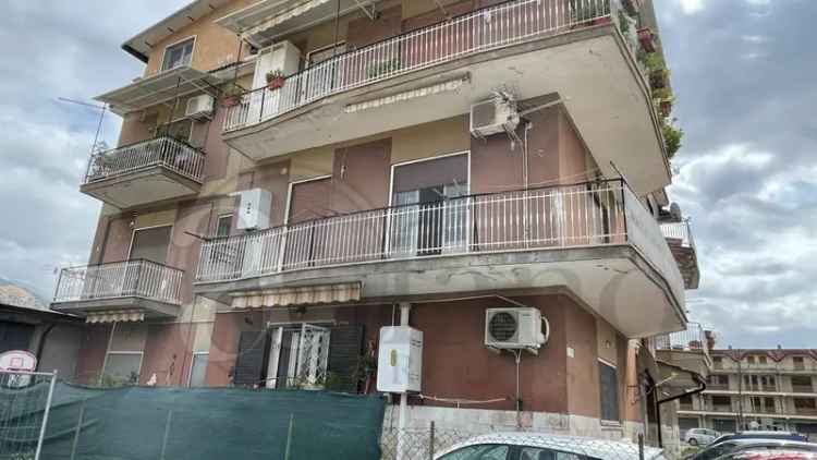 Appartamento in Via Montello, Roccasecca, 5 locali, 1 bagno, con box